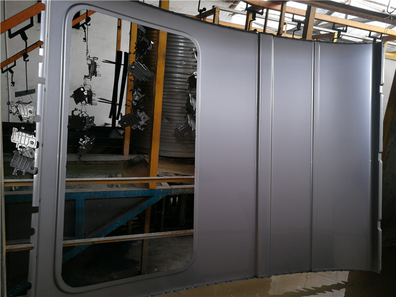 5汽(qi)車殼體電泳(yong)噴淋陶化