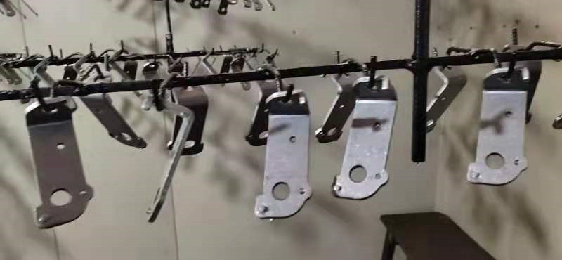 6汽車(che)小零件電泳(yǒng)陶化