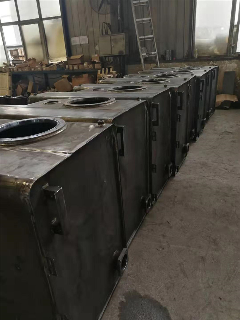 7工程車液壓油箱(xiāng)（熱闆）陶化